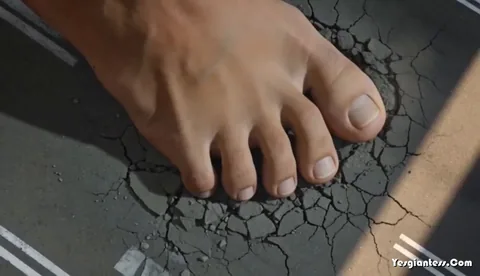 GTSAnon - Giantess Lizs First Crush