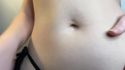 SneezeGoddess - Homewrecking Giantess Devours Everyone You Love