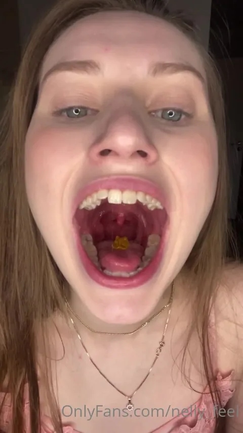 Nelly Giantess - For Those Who Were Waiting For Swallowing Gummy Bears