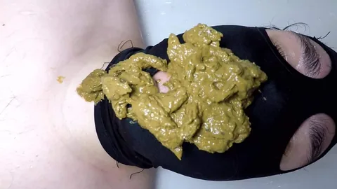Mistress Janet - Smelly Diarrhea In Bathtub