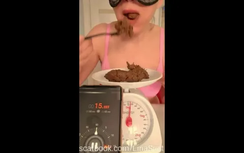 Scat Lina - High speed shit eating