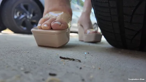 WorldUnseenFilms - Scarletts Driveway