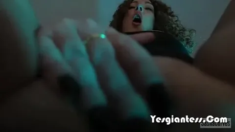 Sasha Curves - A Giantess Among Us Low Quality