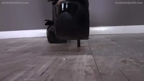 Media Impact Customs - Real Estate Agent Finds Tiny Man CL