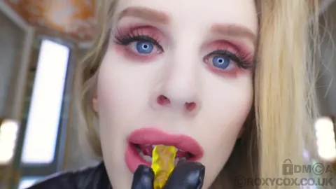 Roxy Cox - Greedy Vore Giantess Chews Little Man