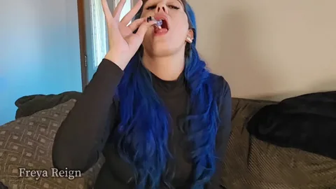 Freya Reign - Girlfriend Eats All The Halloween Candy Before Eating You