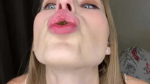 Nelly Giantess - Video With Gummy Bears 2