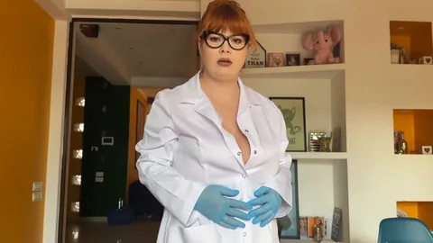 RoxanneMiller - Shy Scientist goes Giantess