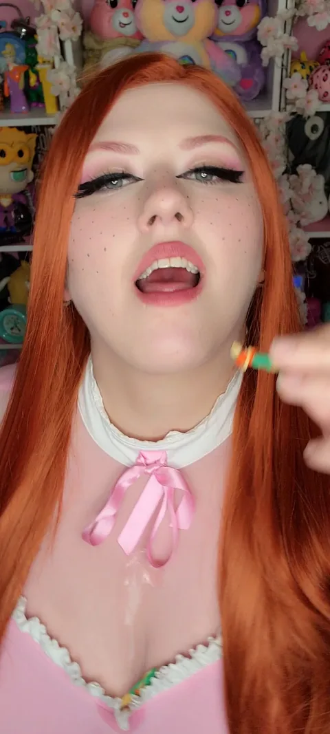 GothAmber - Ginger BBW Giantess Vores Tiny People