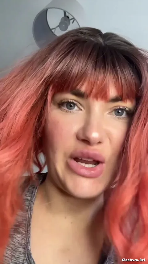 Yourhikerbabe - Vore Teases You With Her Tongue Then Eats You