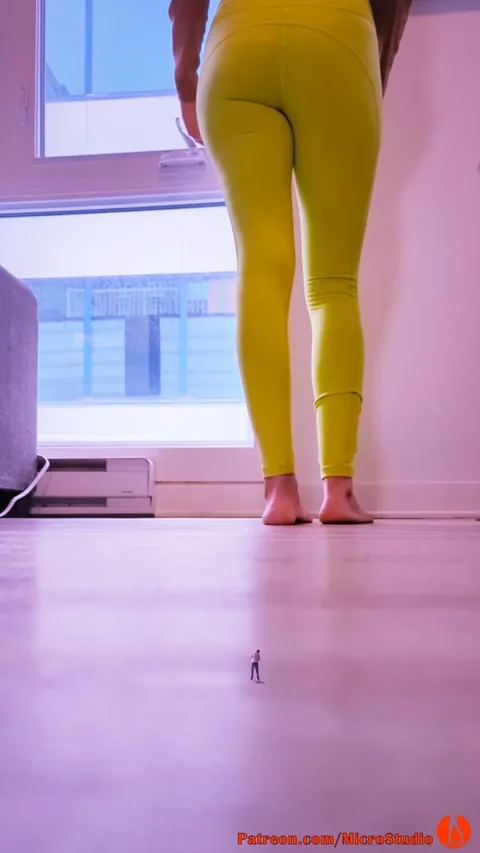 MicroStudio - Giantess Cousins footsteps