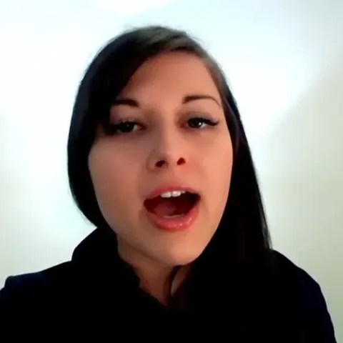 Ellie Idol