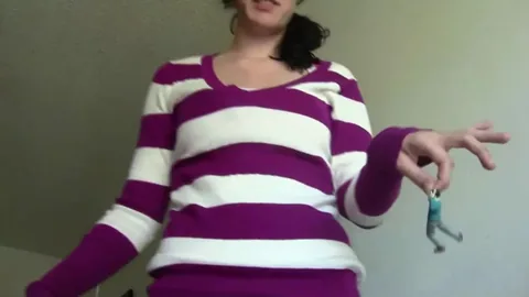 Lucy Skye - Giantess Lucy Small Man