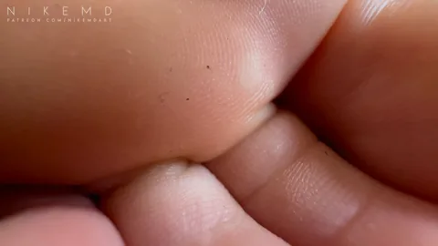 Nikemd - Chloe Sneaky Sole Sniffing Roommate