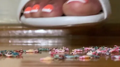 Pink foxx  - Giantess in Heels Smashes Little People