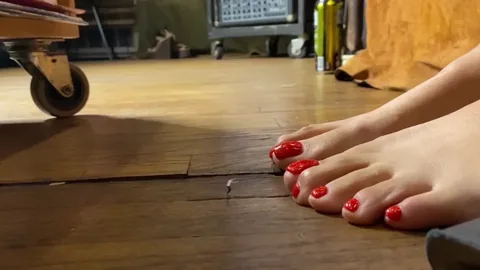 Giantess Ave - Tiny Fight Club