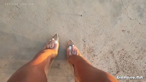 AtomicToez - GTS and a squish under clear heel