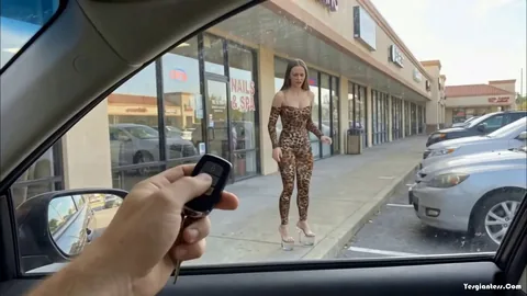 Girlsgonegiant - Giantess Growth 1 Seedance A I