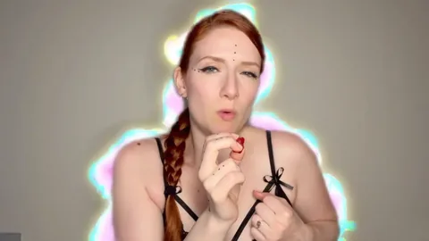Evelyn Jade - Goddess digests tinies to be more powerful