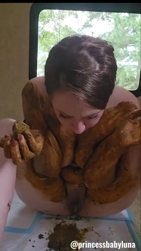 PrincessBabyLuna - Smearing In My Camper For The First Time