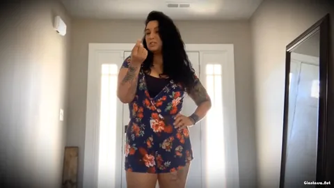 Drea xoxo - Giantess has fun