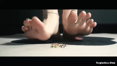 Hhuhu030 - Giantess Little Aliens