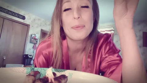 QueenMotherSoles - Mommy Giantess Eats Tiny Son Breakfast