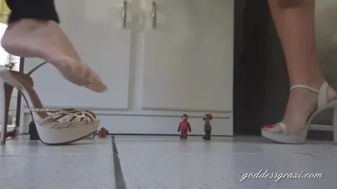Goddess Grazi - Giantess 11