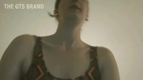 Giantess Vs. The Tiny Army