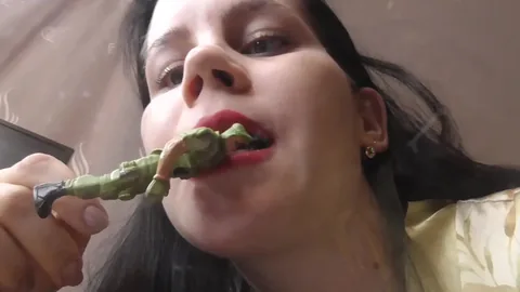 Anna Sky - giant woman wants eat little man