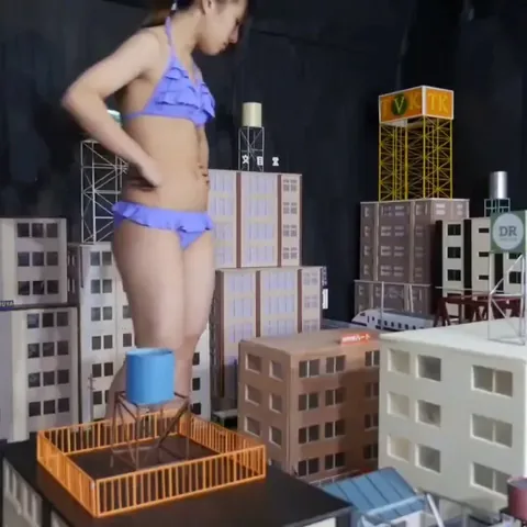 Japanese Giantess
