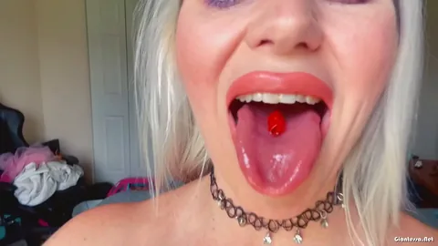 SultrySilvea - Hotel giantess