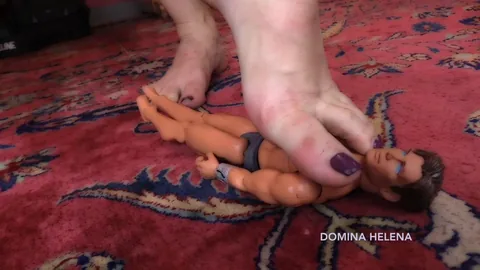 Domina Helena - Dominatrix Giantess
