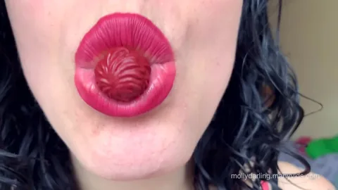 Molly Darling - Giantess Threatens To Eat You - Vore
