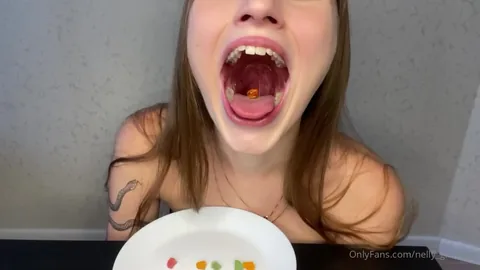 Nelly Giantess - My Exes Turned Into Gummy Bears