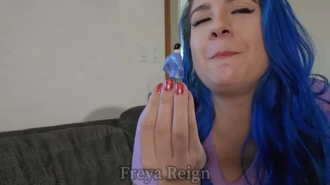 Freya Reign - Girlfriend Shrinks and Eats You For Dessert Vore Fantasy