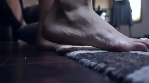Giantess Roma - The Waking Step Mom