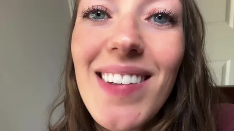 Giantess Ashton - Boyfriend Material