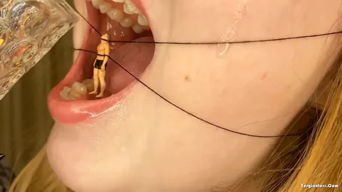 Shye White - Tiny Toy on a String