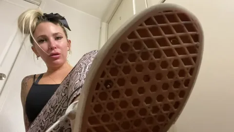Sorceress Bebe - Shrunken Man Crushed In Sneakers