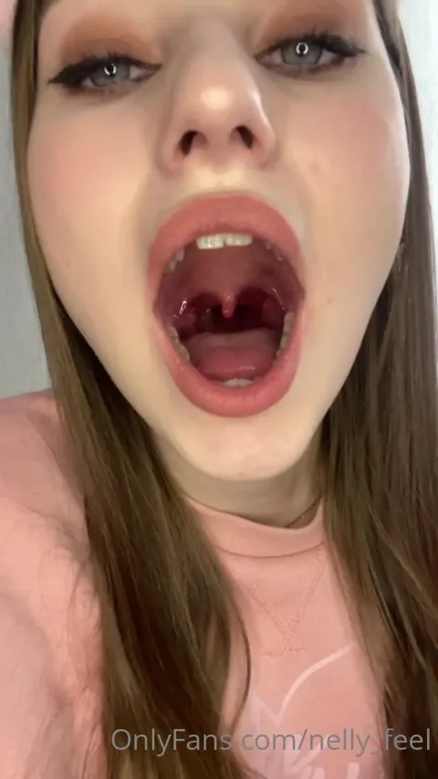 Nelly Giantess - Hey Mister Jump In My Mouth