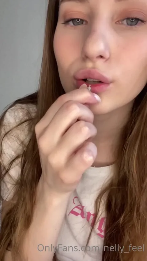 Nelly Giantess - Imagina That A Tiny Man Is You And I Torture You With My Mouth And Tongue