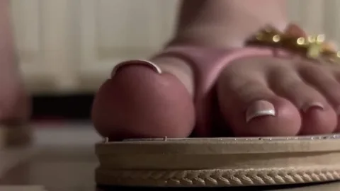 Thegoddessfilms - A giantess crush tinies clip