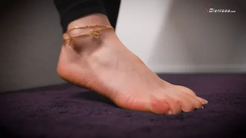 Xgiantess - Gentle Giantess Stepsister