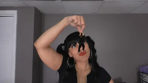 GiantessZone Clips - Twisted Stepsister Handles You SFX