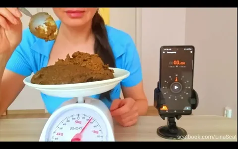 Scat Lina - Speedshiteatind with 2 loads of shi